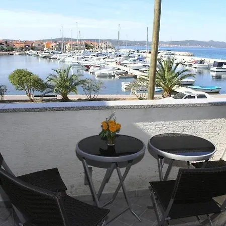 Ana Apartment *