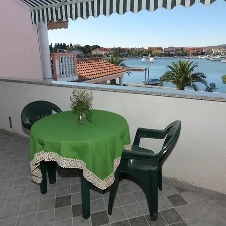 Ana Apartment *